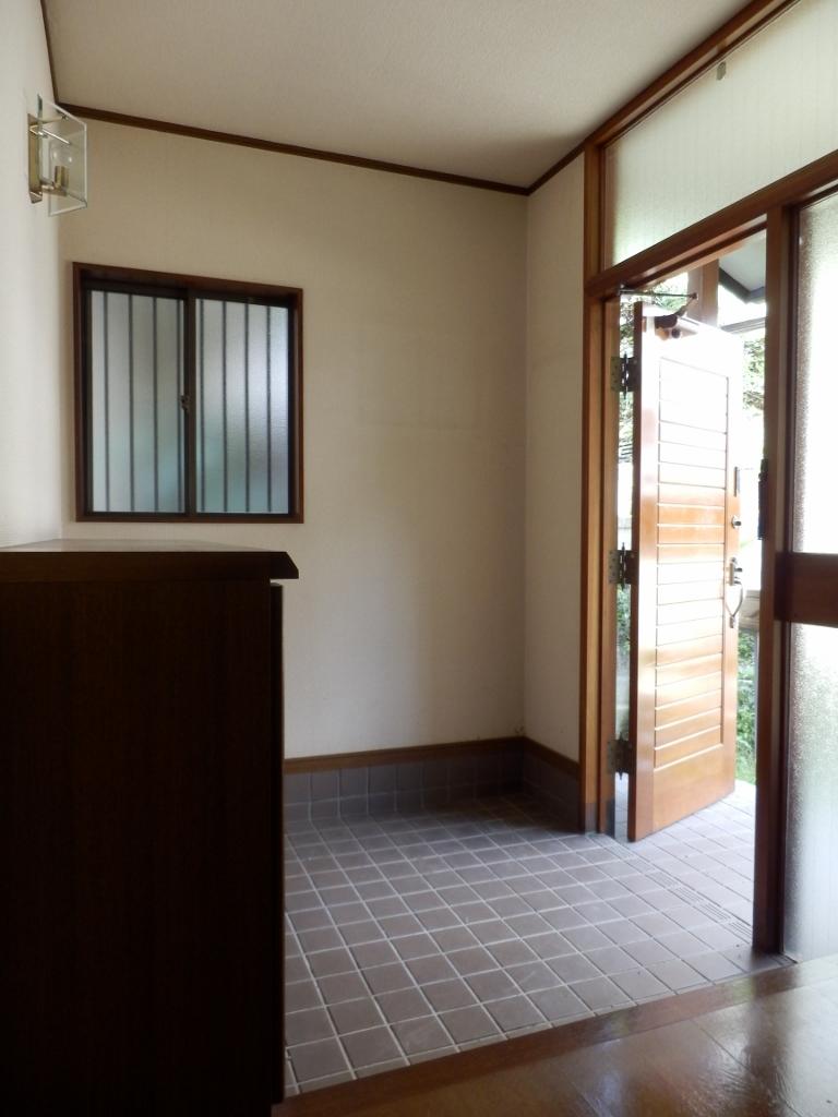 Entrance. Local (September 2012) shooting