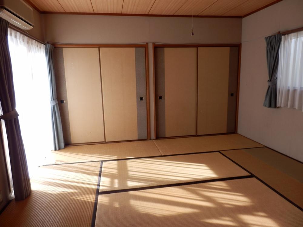 Non-living room. Indoor (September 2012) shooting