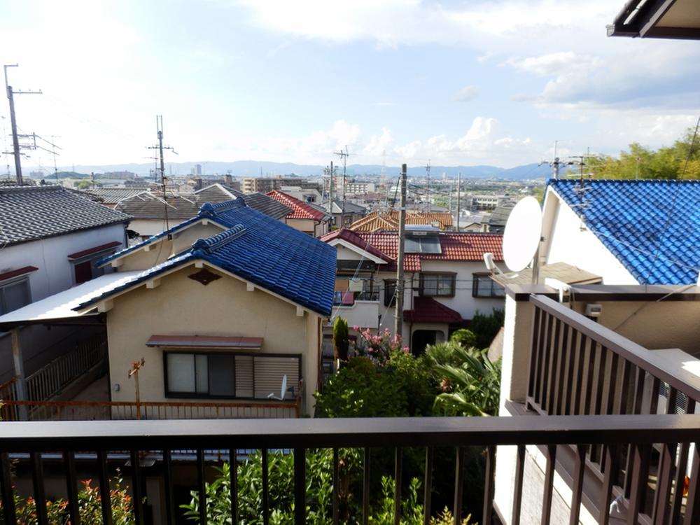 View photos from the dwelling unit. View from local (September 2012) shooting