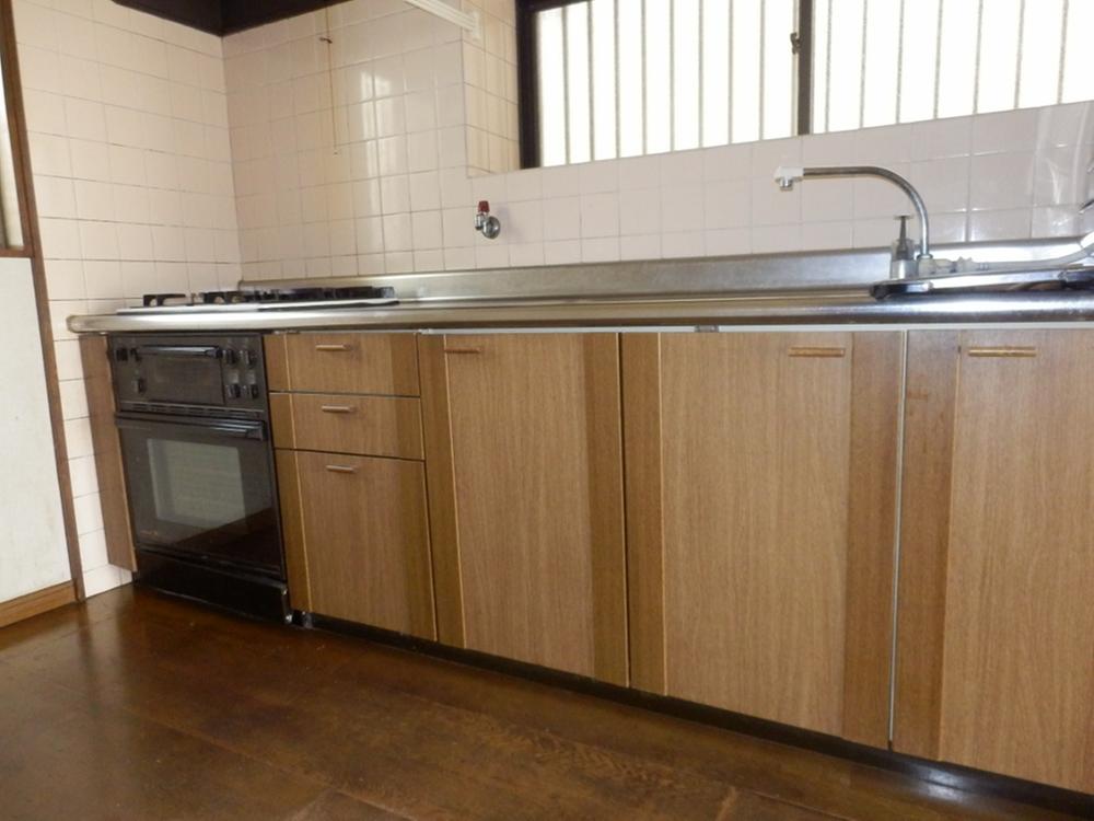 Kitchen. Indoor (September 2012) shooting