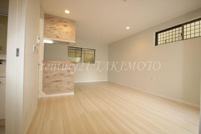 Living. Living part is about 10 Pledge, Also it is put larger furniture