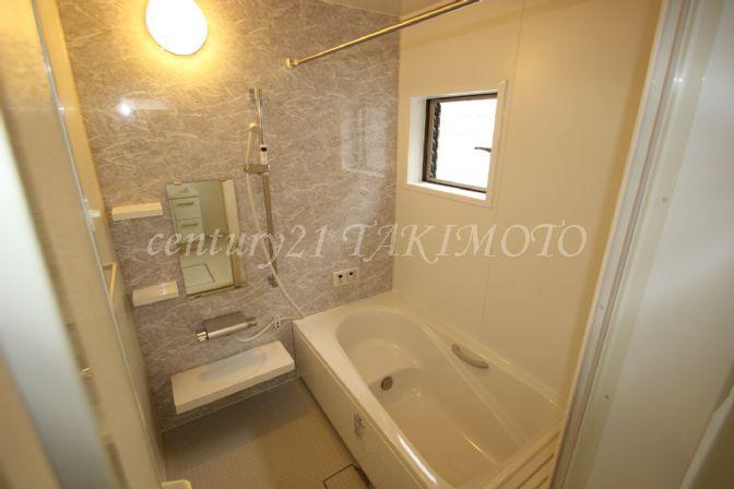 Bathroom. The bathrooms are spacious 1 tsubo type! Please stretched unwind during their feet!
