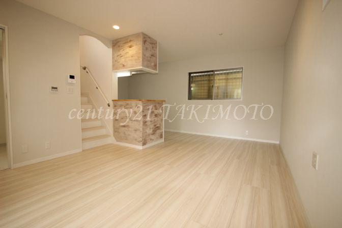 Living. Cross of the kitchen also tried to elaborate!