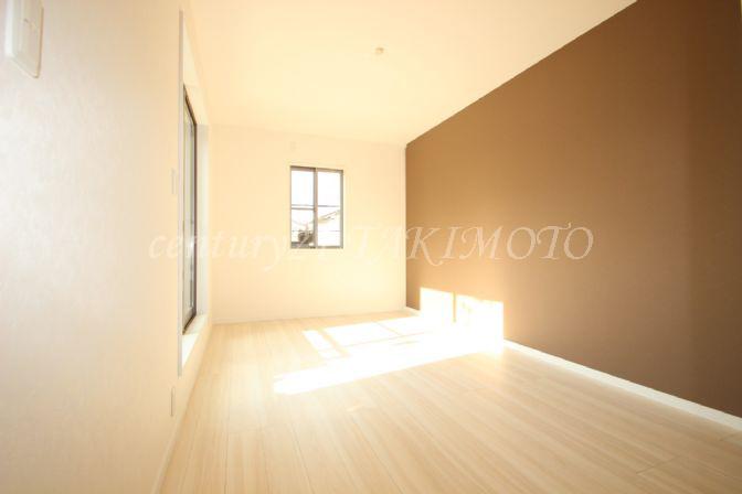 Non-living room. Day pat two sides lighting!