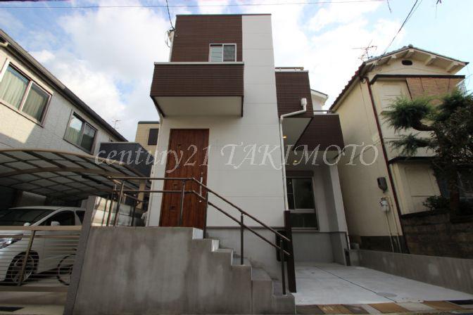 Local appearance photo. It is peace of mind with a handrail