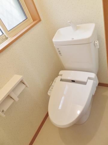 Toilet. 1st floor toilet