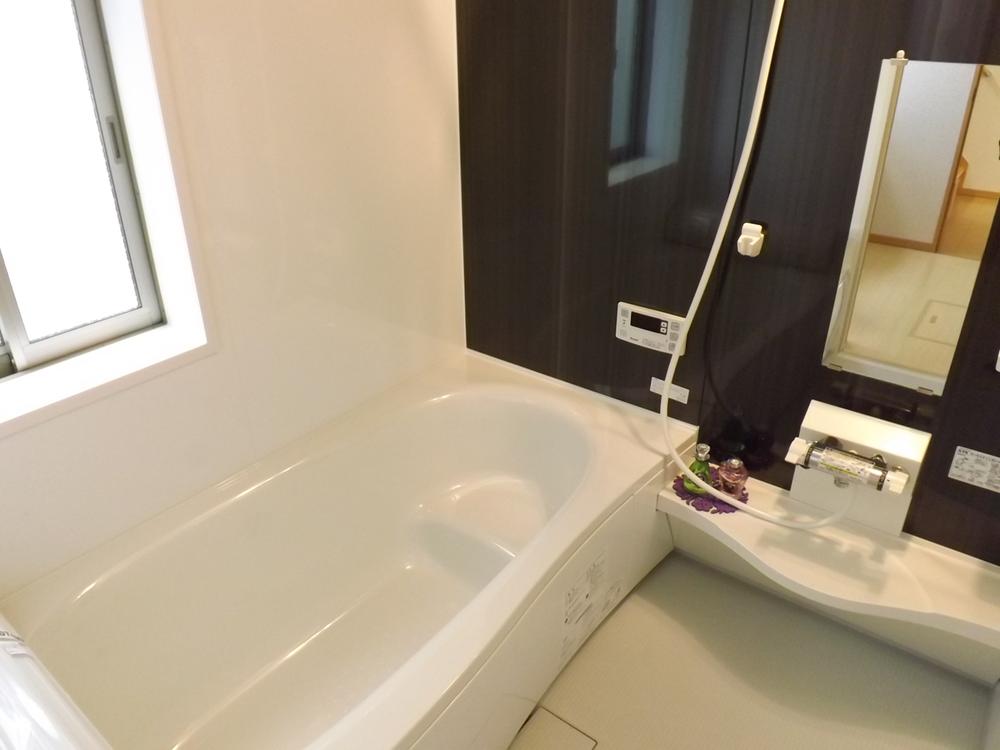 Bathroom. Local photo (bathroom) Bathroom heating dryer! Warm bath!