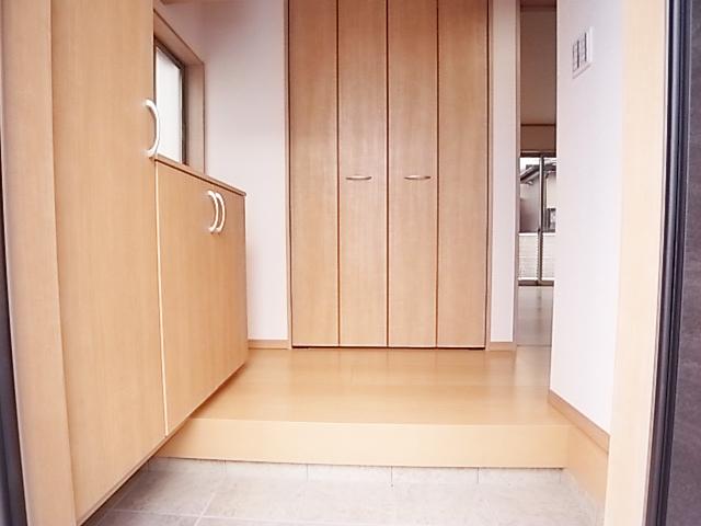 Entrance. To clean the front door at any time in a lot of storage