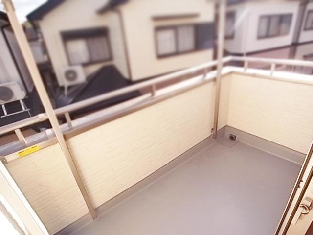 Balcony. Yang per good spacious balcony