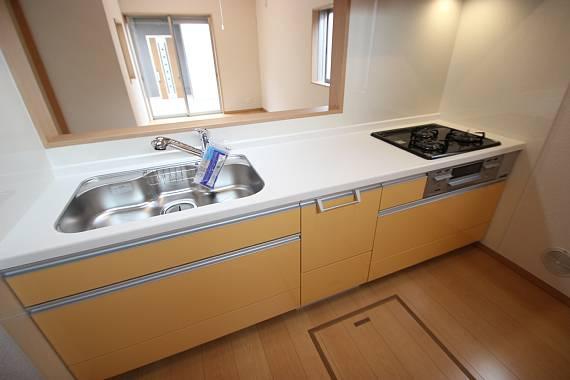 Kitchen. It is the latest type system kitchen! !