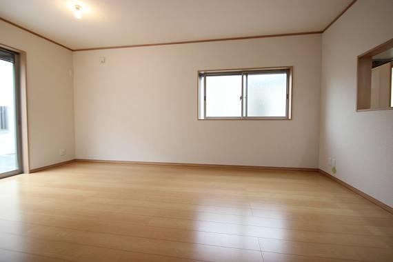 Living. The placement is easy living furniture! !