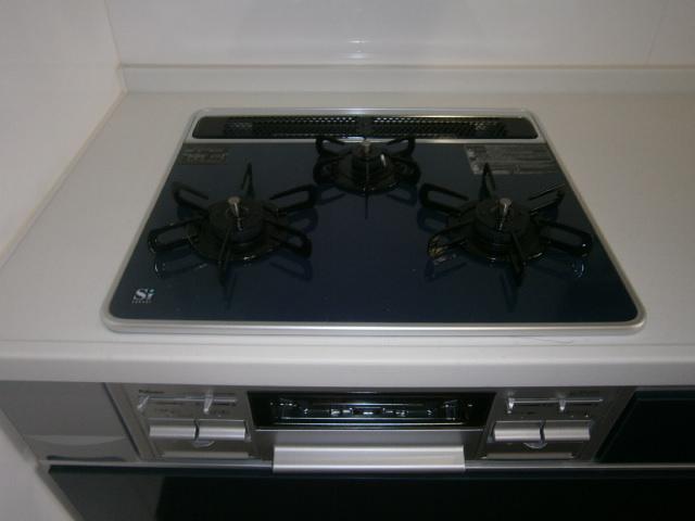 Kitchen. IH cooking equipment