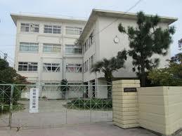 Junior high school. Katano a 20-minute walk from the stand the first junior high school