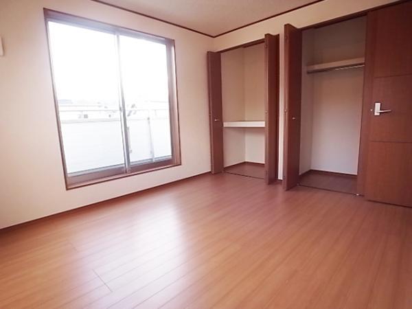 Non-living room. Each room Storage enhancement