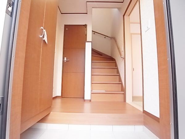 Entrance. Storage enhancement of shoes BOX