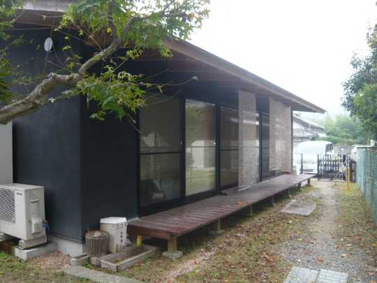 Local appearance photo. Taking a building from the southwest side