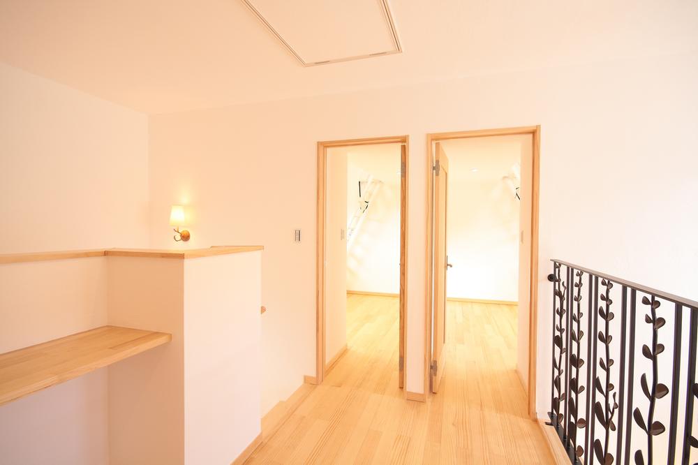 Non-living room. Room of symmetry. It is ideal for children's rooms.