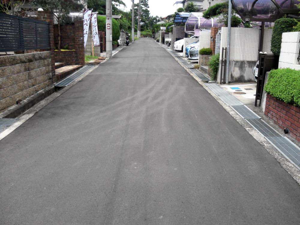 Local photos, including front road. Local (11 May 2013) Shooting