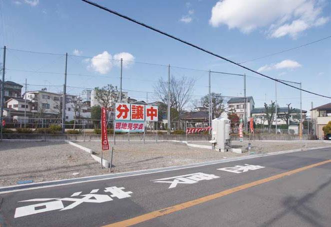 Local photos, including front road. Local (February 2013) Shooting