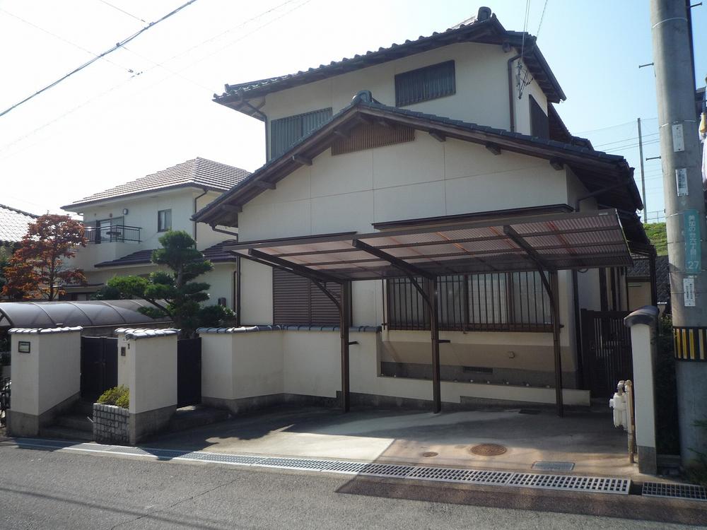 Local appearance photo. Local (10 May 2013) Shooting