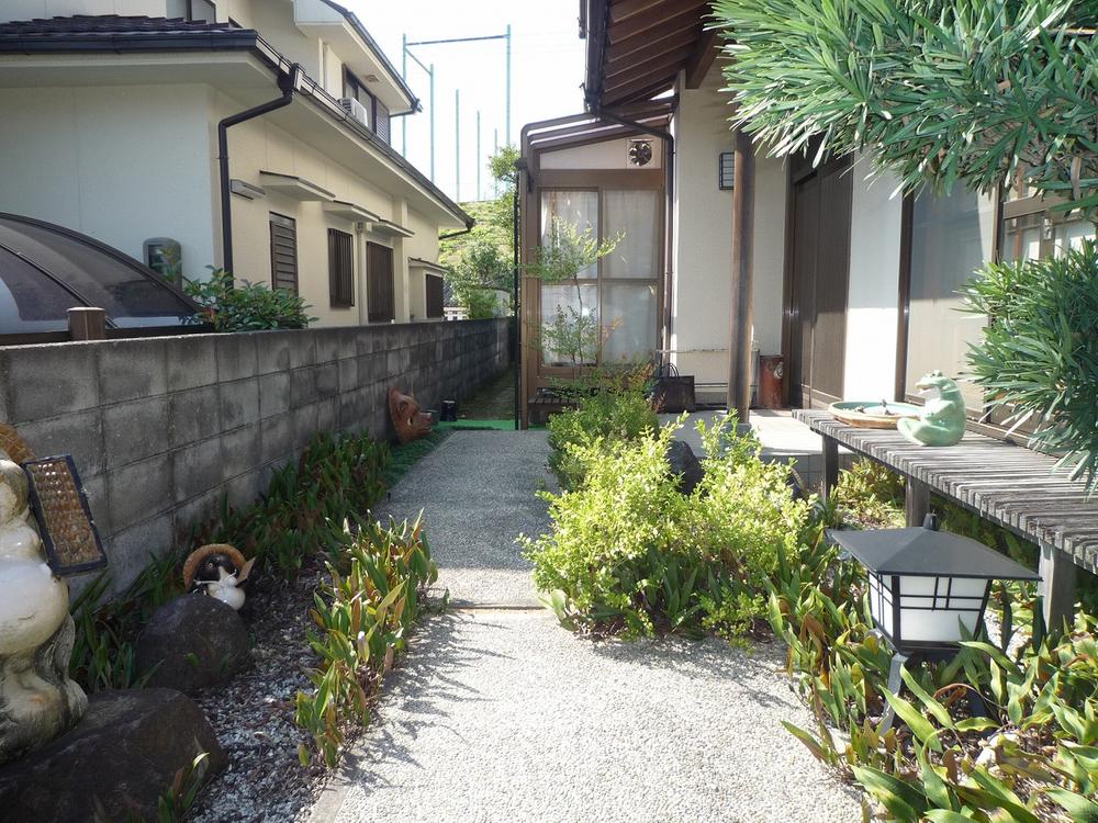 Garden. Local (10 May 2013) Shooting