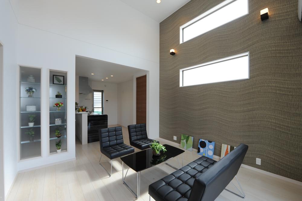 Building plan example (introspection photo). Is there bright very open feeling and living ceiling height 4m