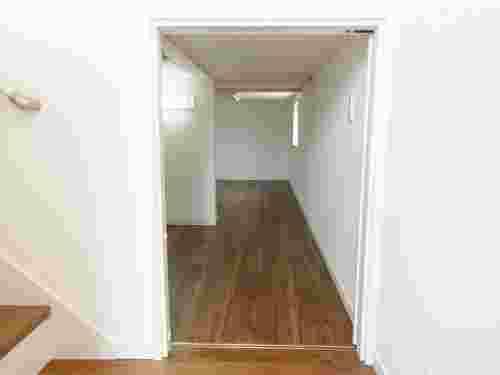 Model house photo. Closet doorway