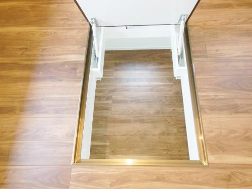 Model house photo. 2 Kaiyoshitsu ・ Under the floor of the closet doorway