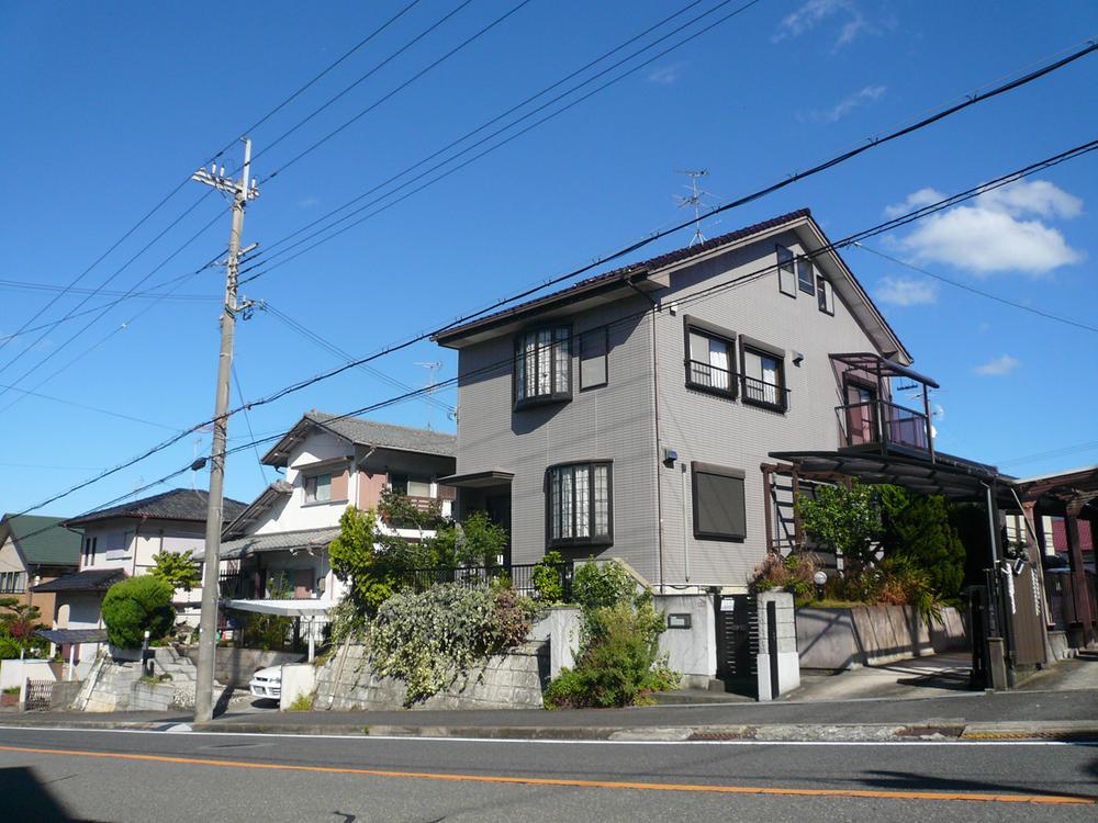 Local appearance photo. Local (10 May 2013) Shooting