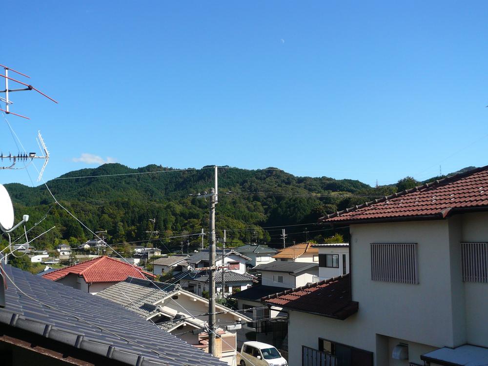 View photos from the dwelling unit. View from the site (October 2013) Shooting