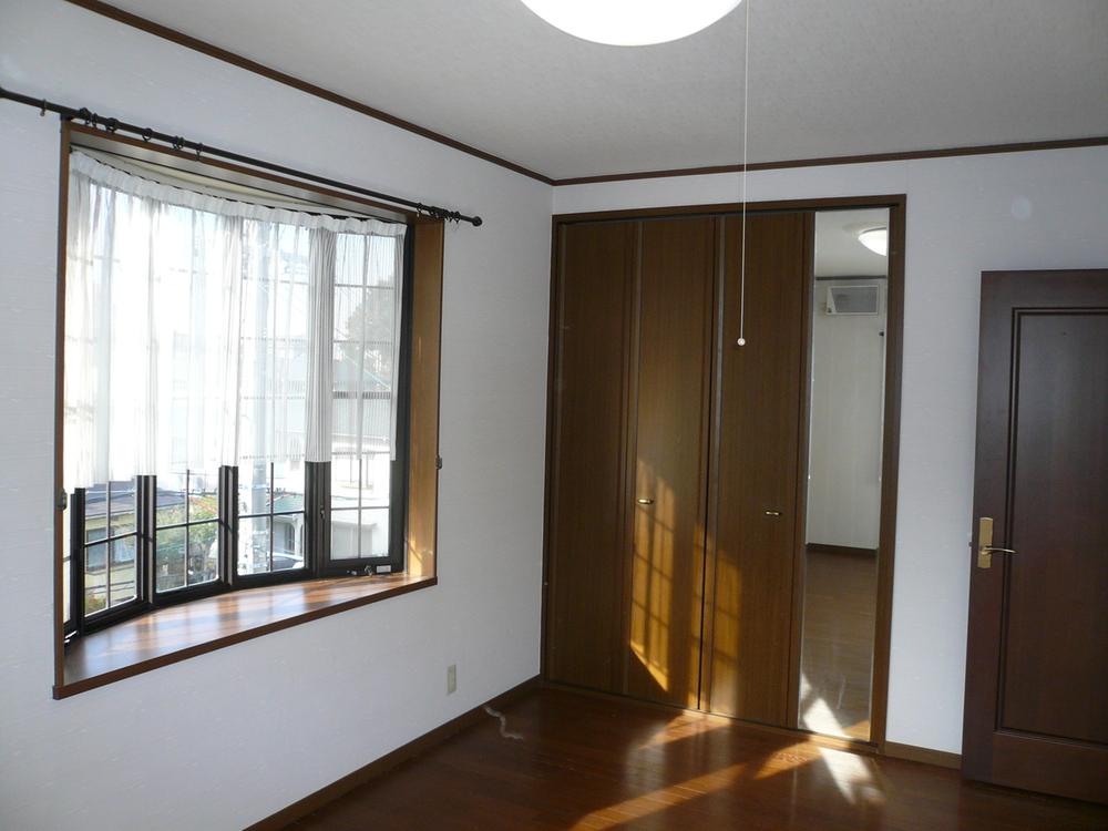 Non-living room. Indoor (11 May 2013) Shooting