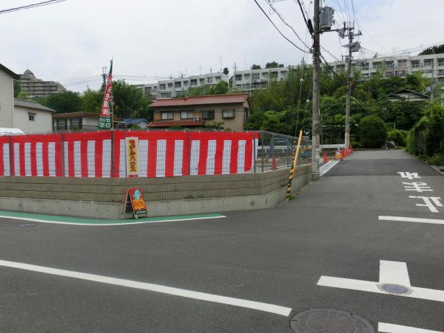 Local photos, including front road. Local (June 2013) Shooting