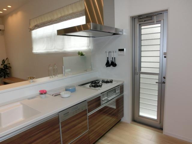 Kitchen. Kitchen space is about 4.2 Pledge