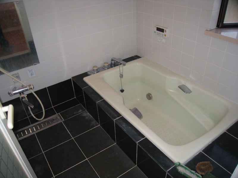 Bathroom. Indoor (10 May 2012) shooting