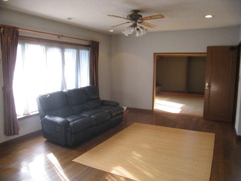 Living. Indoor (10 May 2012) shooting