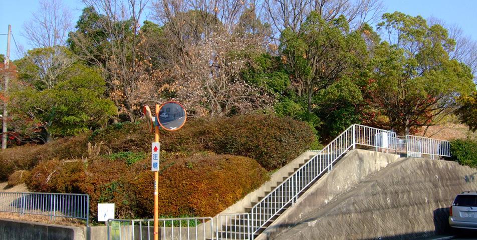 park. 1500m to Oyama Otsuka Ruins Park 18 mins