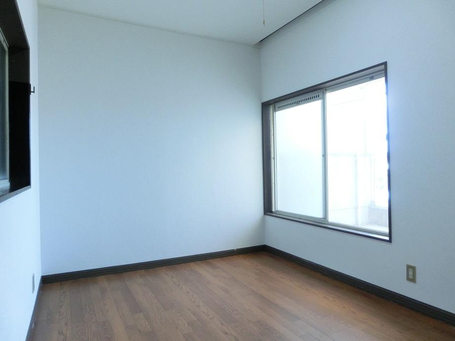 Non-living room. 2 Kaiyoshitsu