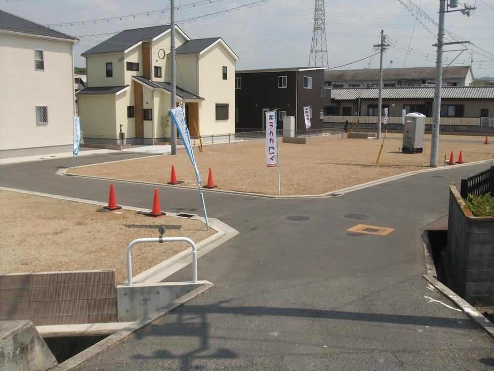 Local photos, including front road. Local (June 2013) Shooting