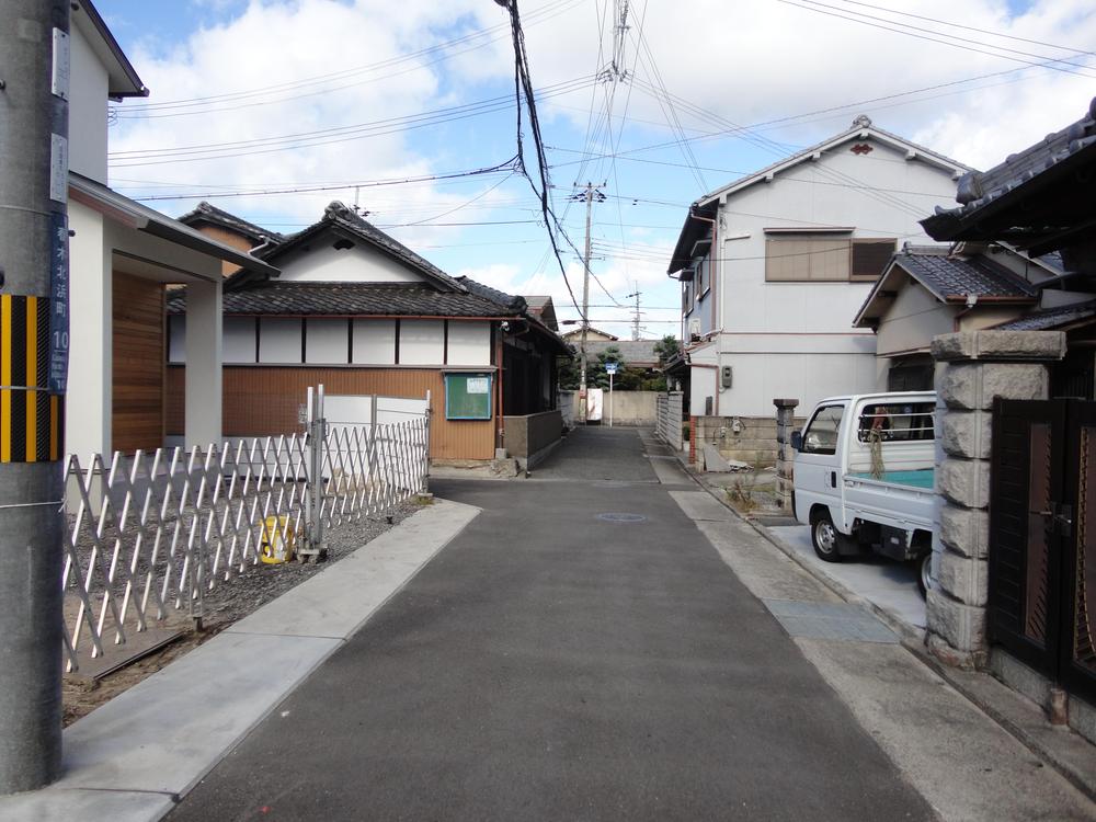 Local photos, including front road. Local (January 2014) Shooting