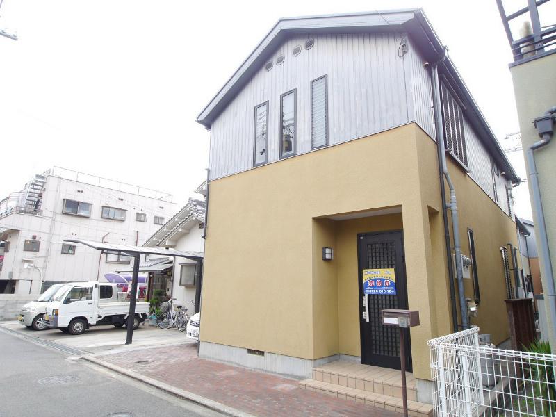 Local appearance photo. Local shooting