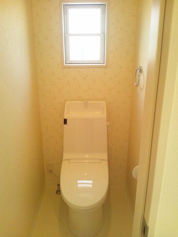 Toilet. Indoor (July 2013) Shooting