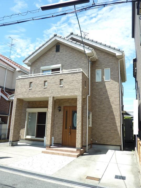 Local appearance photo. 2002 Built