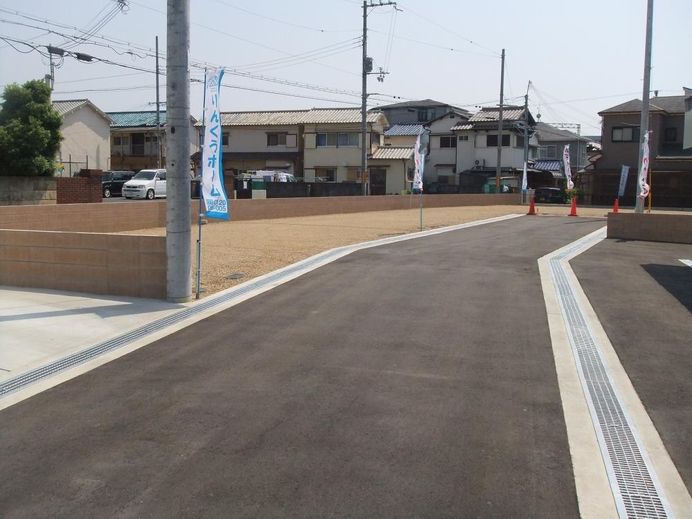 Local photos, including front road. Local (June 2013) Shooting