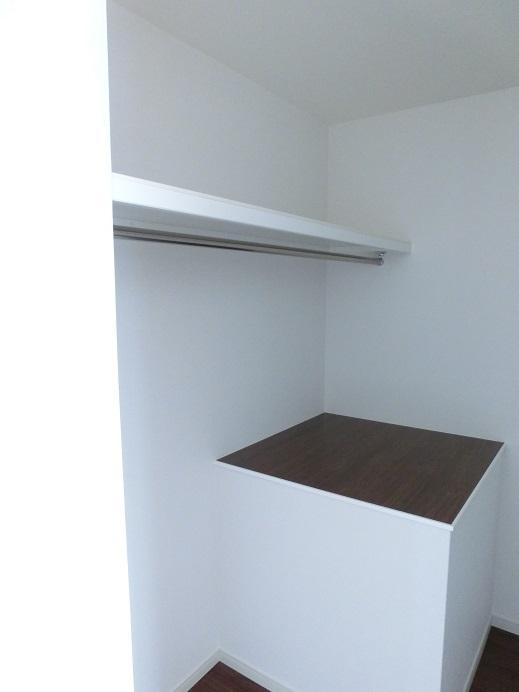 Receipt. Walk-in closet