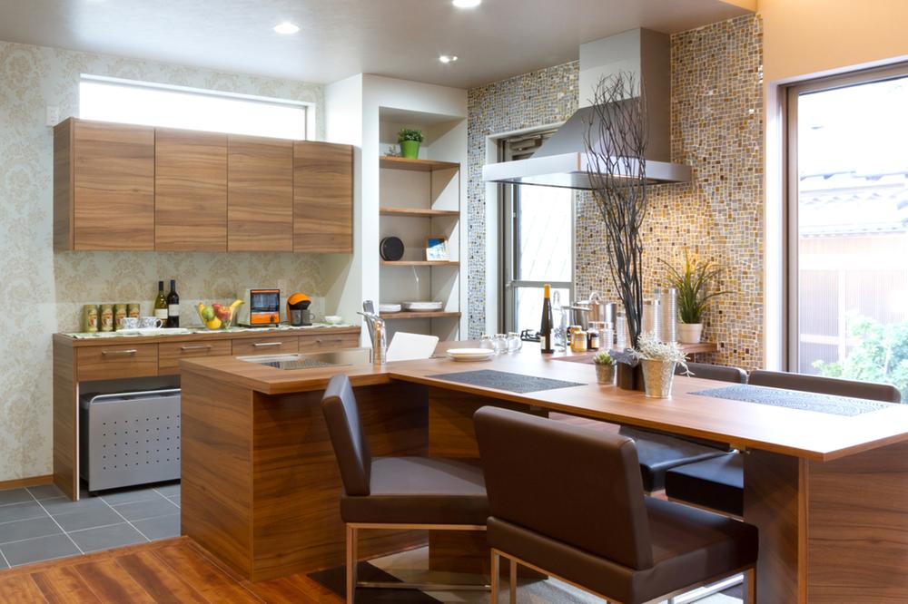 Living. To achieve the "light design" due to the important "light" our company "lighting consultant" to the moments of the gatherings of family.