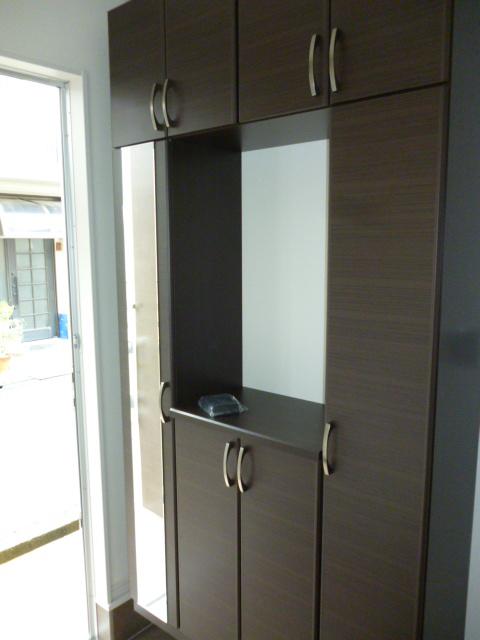 Entrance. Local (June 2013) Shooting