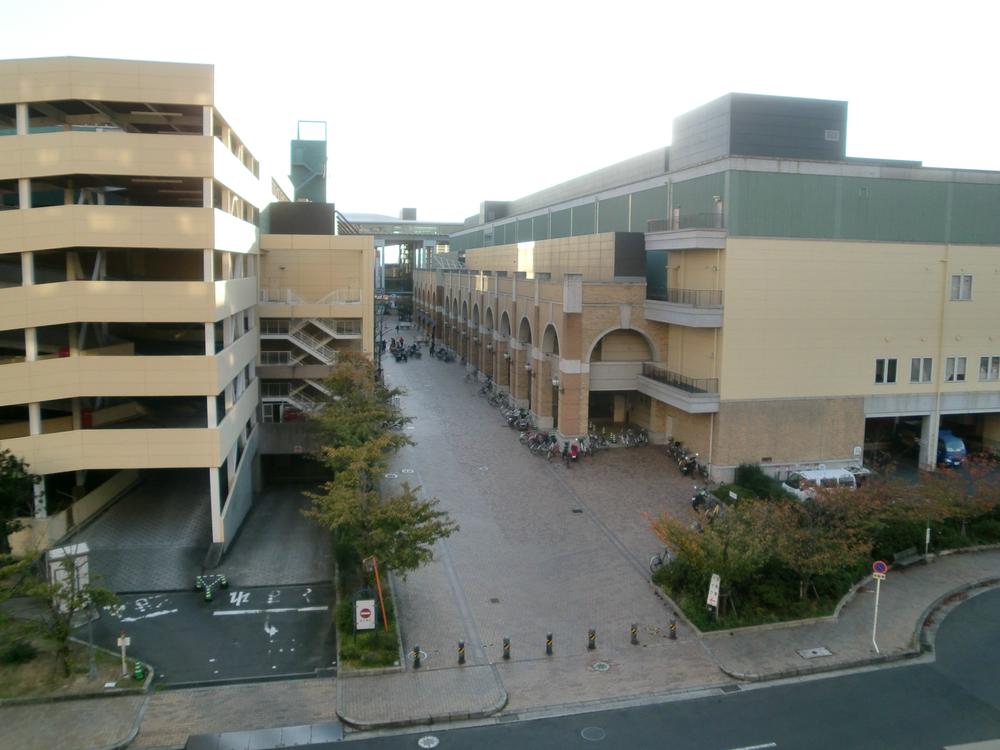 Shopping centre. Izumiya to Kankan 375m