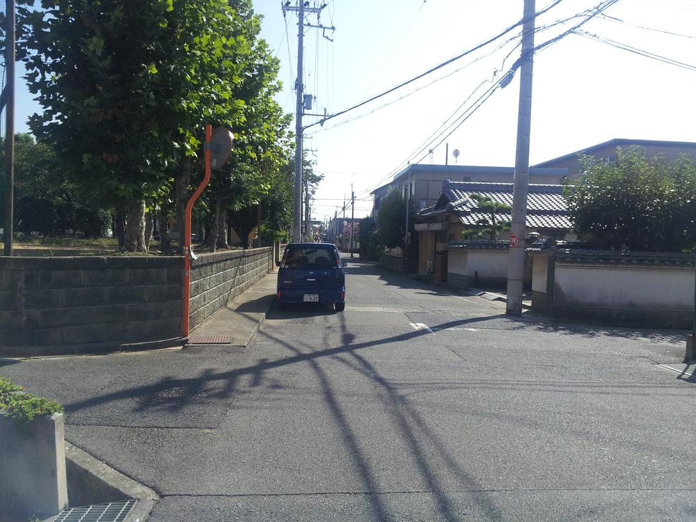 Local photos, including front road. Local (August 2013) Shooting