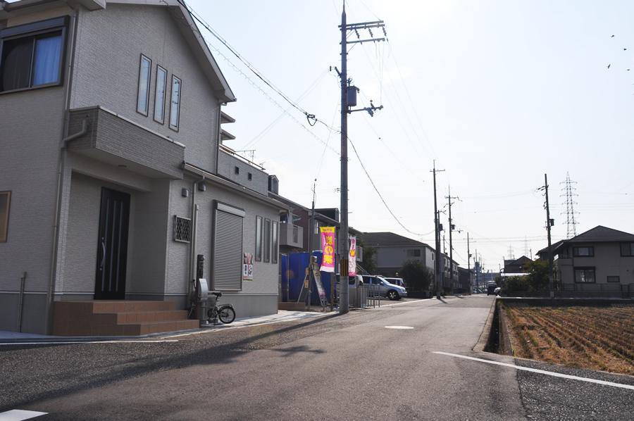 Local photos, including front road. (Shooting at local / 2013 November shooting)