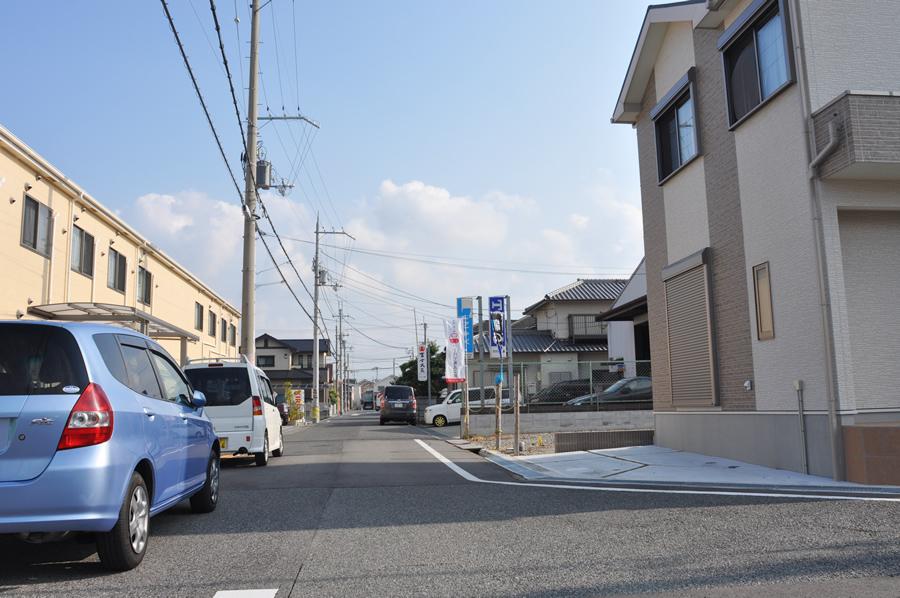Local photos, including front road. (Shooting at local / 2013 November shooting)